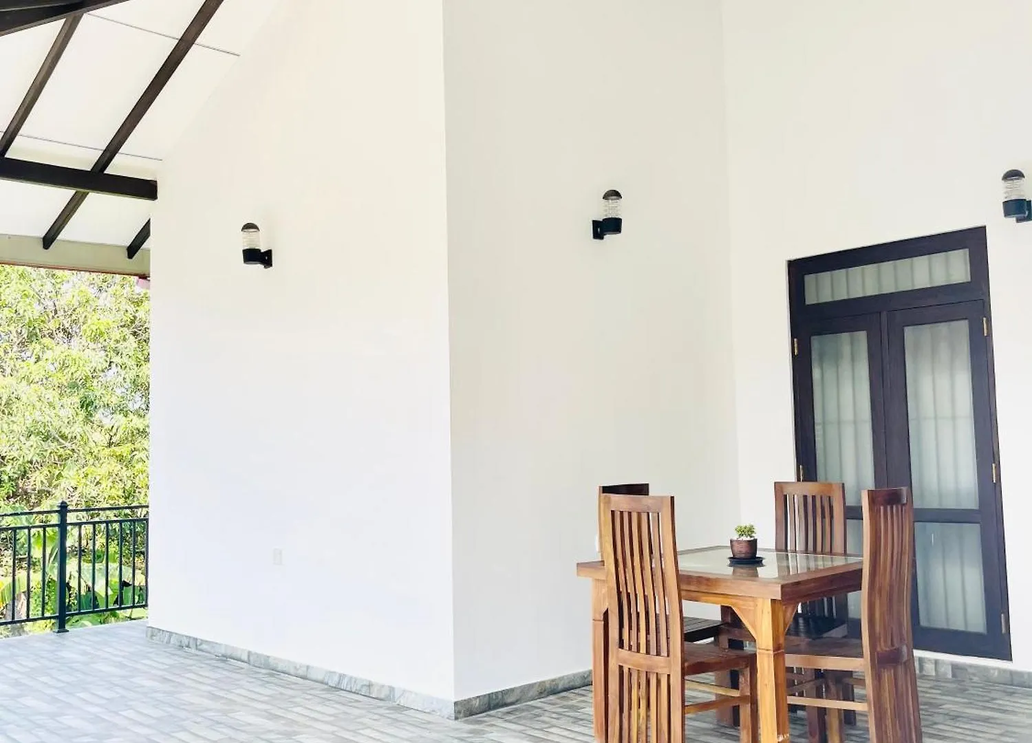 Fanisha Family Villa And Restaurant Νεγκόμπο 0*,